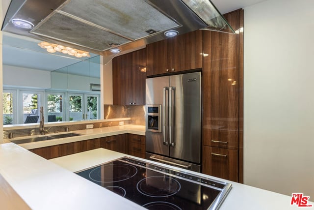 1155 N La Cienega Boulevard 110, West Hollywood, CA 90069 — photo 14 of 46