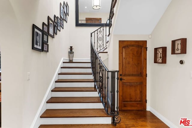 3522 S Barrington Avenue, Los Angeles, CA 90066 — photo 4 of 28