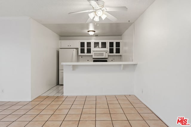 5414 Newcastle Avenue 19, Los Angeles, CA 91316 — photo 3 of 32