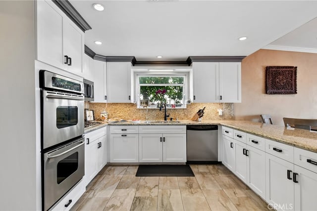 6700 Vickiview Drive, West Hills, CA 91307 — photo 11 of 32