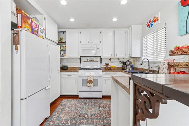 14201 Foothill Boulevard 17, Sylmar, CA 91342 — photo 12 of 36