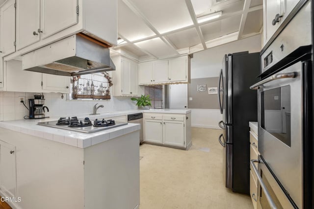 19545 Bryant Street, Northridge, CA 91324 — photo 3 of 23