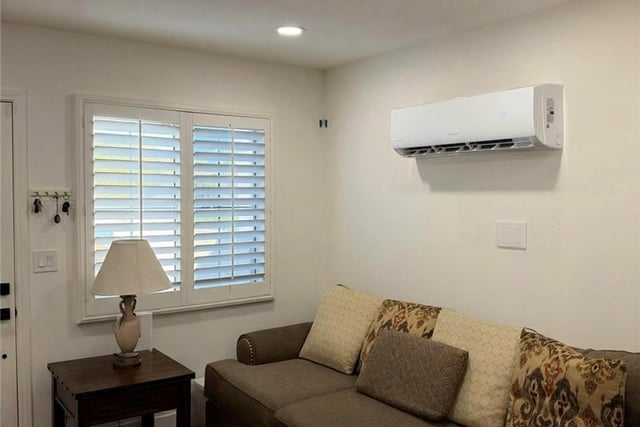 11936 Lowemont, Norwalk, CA 90650 — photo 11 of 13