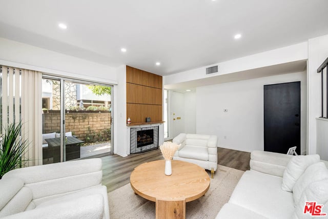 4231 W Sarah Street 15, Burbank, CA 91505 — photo 11 of 31