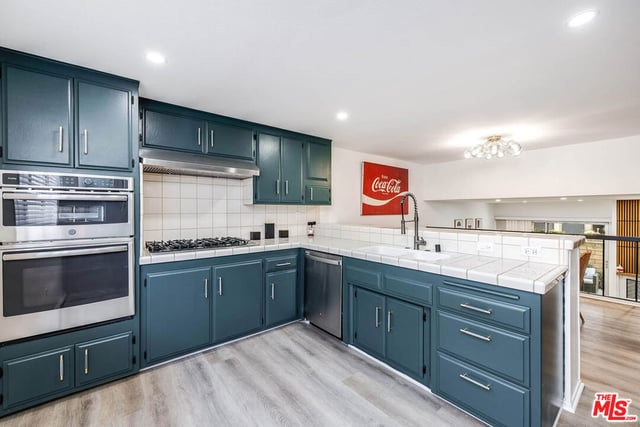 4231 W Sarah Street 15, Burbank, CA 91505 — photo 5 of 31