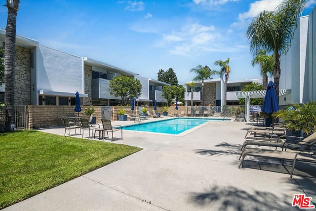 4231 W Sarah Street 15, Burbank, CA 91505 — photo 8 of 31