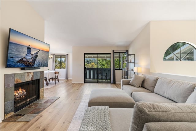 29123 Thousand Oaks Blvd C, Agoura Hills, CA 91301 — photo 3 of 23