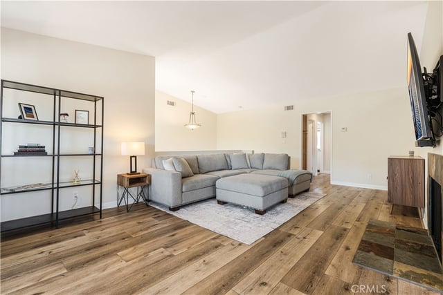 29123 Thousand Oaks Blvd C, Agoura Hills, CA 91301 — photo 4 of 23