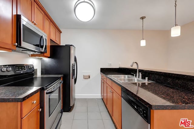 10982 Roebling Avenue 441, Los Angeles, CA 90024 — photo 3 of 11