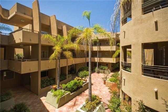 12841 Bloomfield Street 104, Studio City, CA 91604 — photo 27 of 28