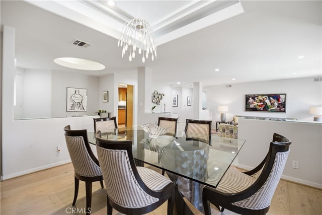 12841 Bloomfield Street 104, Studio City, CA 91604 — photo 5 of 28