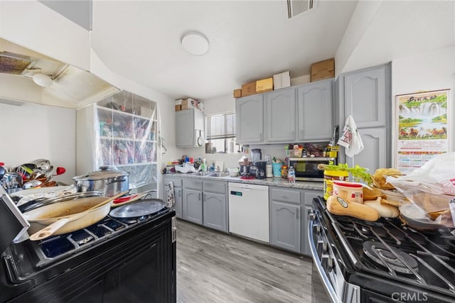 9614 Graham Ave, Los Angeles, CA 90002 — photo 15 of 59