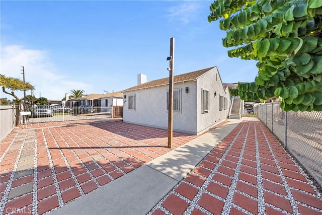 9614 Graham Ave, Los Angeles, CA 90002 — photo 8 of 59