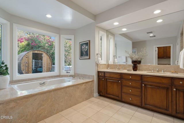 250 N San Rafael Avenue, Pasadena, CA 91105 — photo 26 of 46