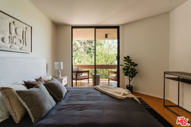 750 N Kings Road 315, Los Angeles, CA 90069 — photo 16 of 32