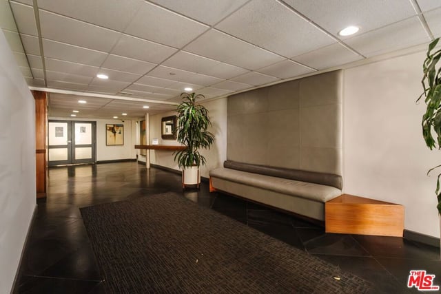750 N Kings Road 315, Los Angeles, CA 90069 — photo 20 of 32
