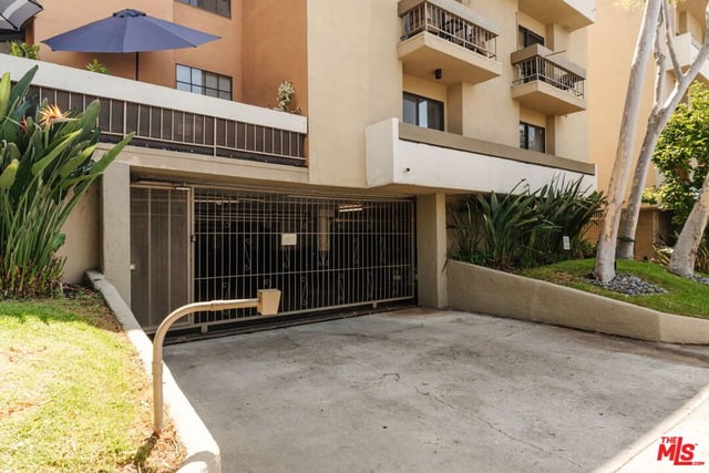 750 N Kings Road 315, Los Angeles, CA 90069 — photo 31 of 32