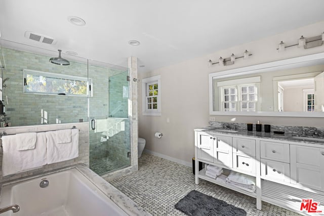 9520 Gloaming Drive, Beverly Hills, CA 90210 — photo 13 of 33