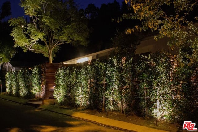 9520 Gloaming Drive, Beverly Hills, CA 90210 — photo 32 of 33