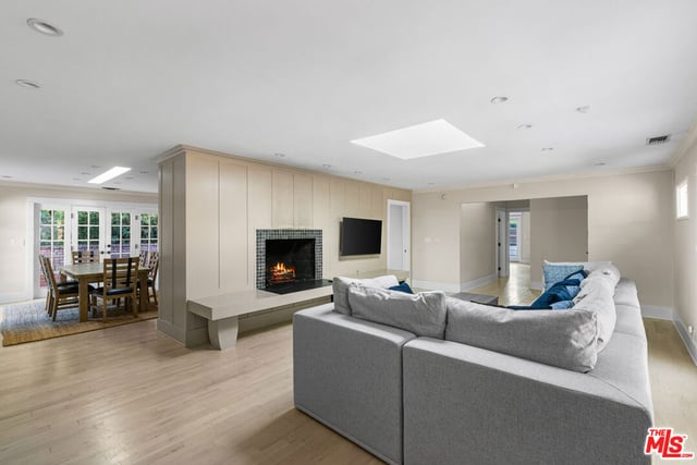 9520 Gloaming Drive, Beverly Hills, CA 90210 — photo 4 of 33