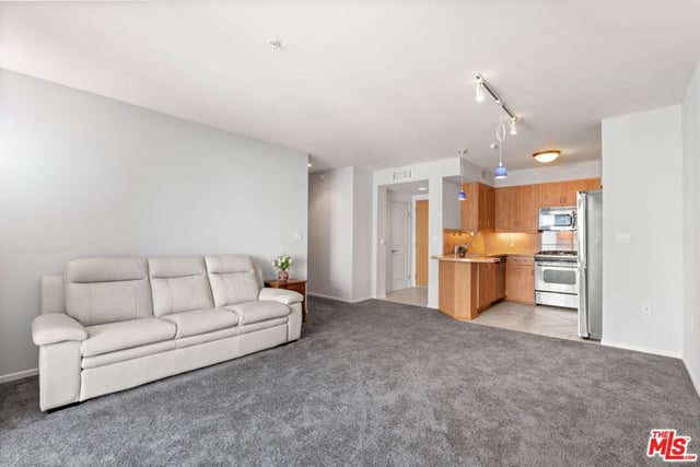267 S San Pedro Street 320, Los Angeles, CA 90012 — photo 17 of 37