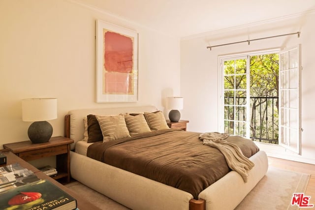 361 1/2 S Doheny Drive, Beverly Hills, CA 90211 — photo 11 of 18