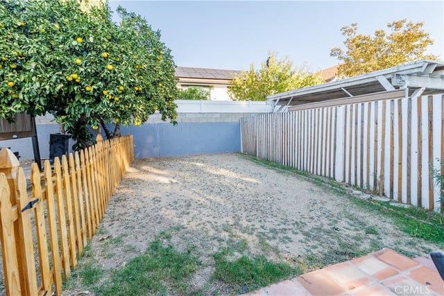10532 Zelzah Ave, Granada Hills, CA 91344 — photo 11 of 18