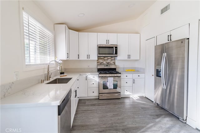 10532 Zelzah Ave, Granada Hills, CA 91344 — photo 2 of 18