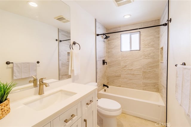 10532 Zelzah Ave, Granada Hills, CA 91344 — photo 5 of 18