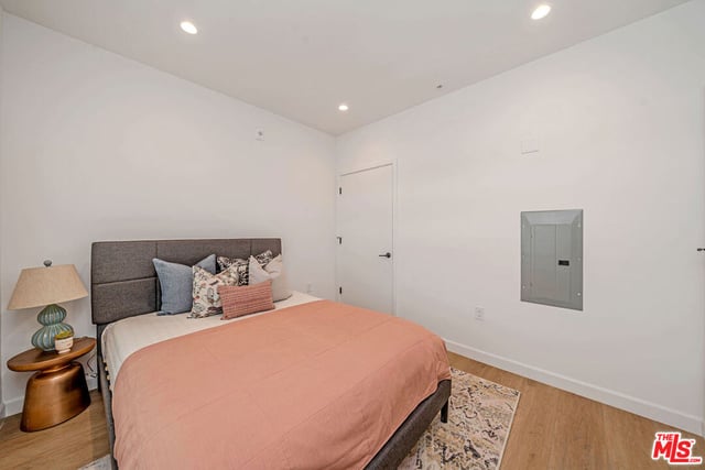 321 Oxford Avenue PH6, Los Angeles, CA 90020 — photo 13 of 31