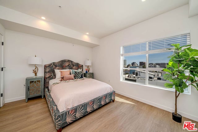 321 Oxford Avenue PH6, Los Angeles, CA 90020 — photo 18 of 31