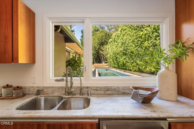 663 W California Boulevard, Pasadena, CA 91105 — photo 18 of 71