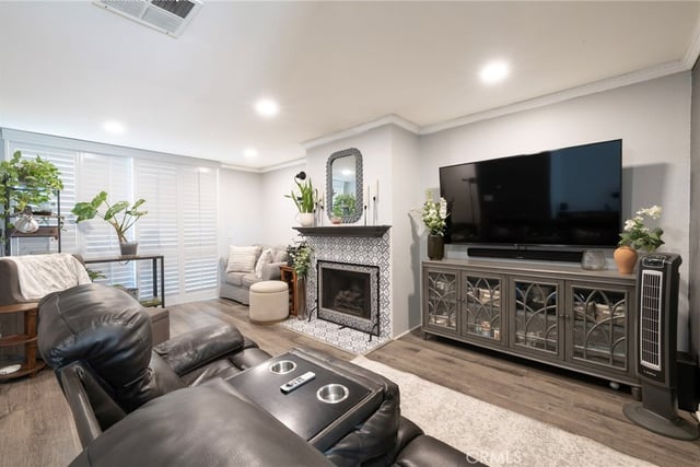 9933 Independence B, Chatsworth, CA 91311 — photo 3 of 23