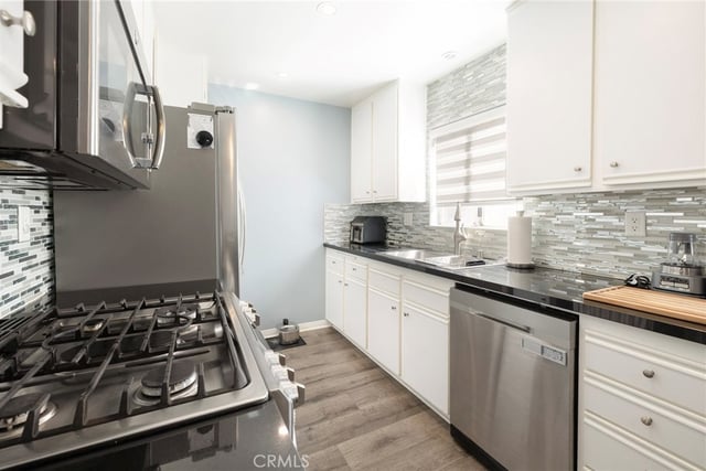 9933 Independence B, Chatsworth, CA 91311 — photo 7 of 23