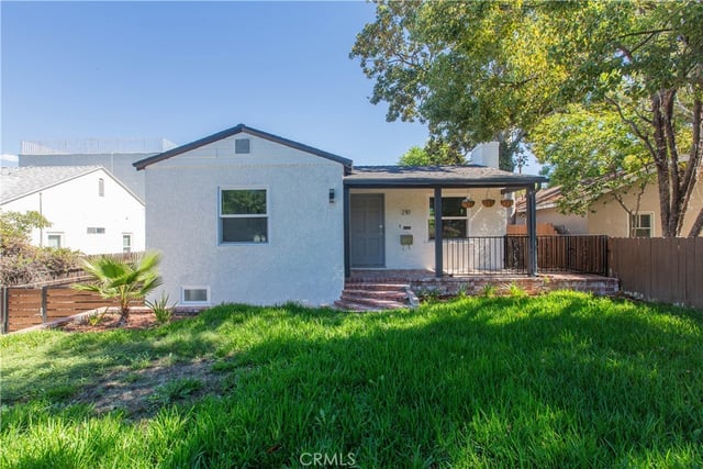 210 N Naomi, Burbank, CA 91505 — photo 4 of 53