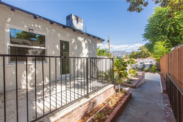 210 N Naomi, Burbank, CA 91505 — photo 42 of 53