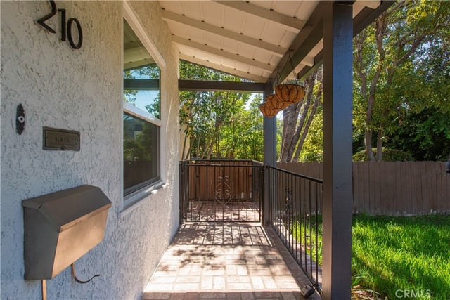 210 N Naomi, Burbank, CA 91505 — photo 9 of 53
