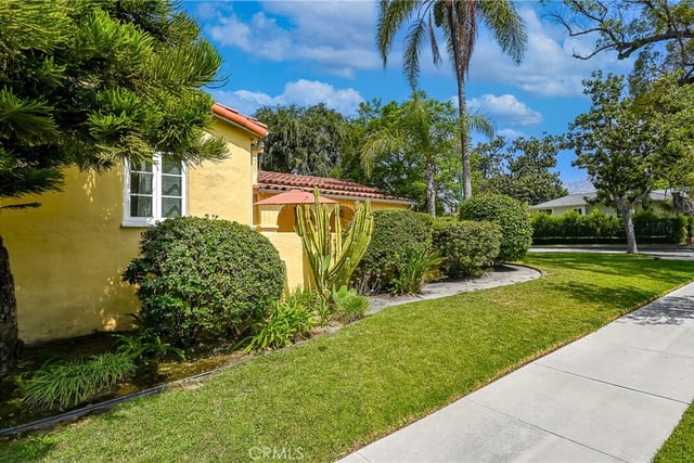 1102 Olmsted Drive, Glendale, CA 91202 — photo 15 of 75