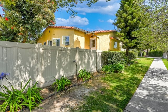 1102 Olmsted Drive, Glendale, CA 91202 — photo 16 of 75