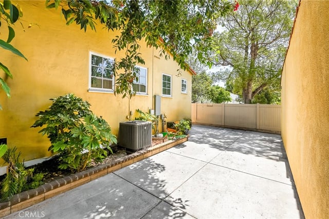 1102 Olmsted Drive, Glendale, CA 91202 — photo 19 of 75