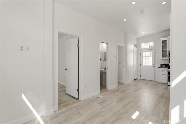 8250 Lankershim Boulevard 80, North Hollywood, CA 91605 — photo 9 of 33