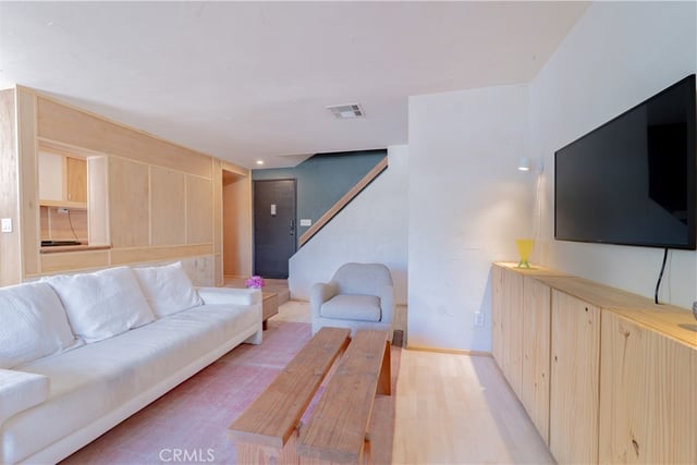 8516 Cadillac Avenue 8, Los Angeles, CA 90034 — photo 4 of 39