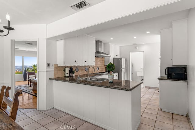 5 Toprail Lane, Rancho Palos Verdes, CA 90275 — photo 11 of 54