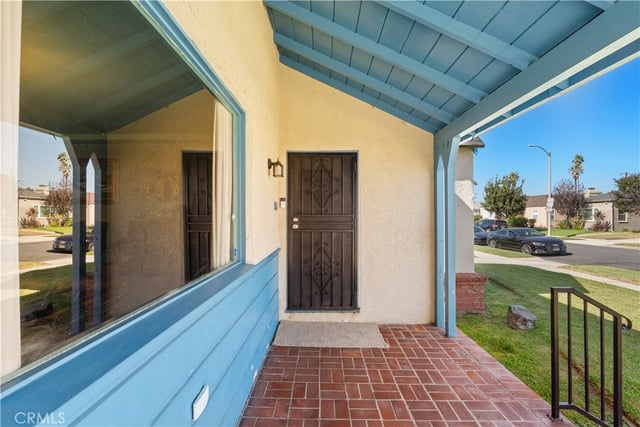 3959 S Bronson Ave, Los Angeles, CA 90008 — photo 4 of 33