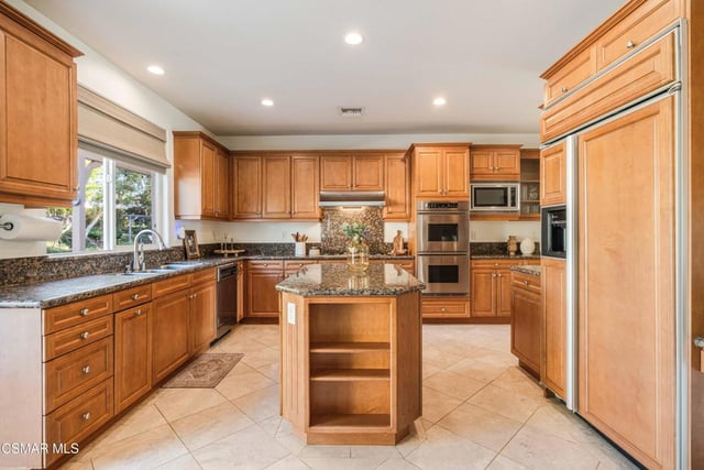 658 Longbranch Road, Simi Valley, CA 93065 — photo 12 of 61