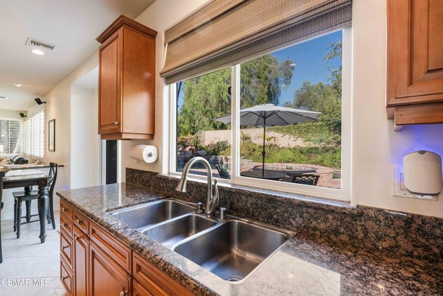 658 Longbranch Road, Simi Valley, CA 93065 — photo 16 of 61