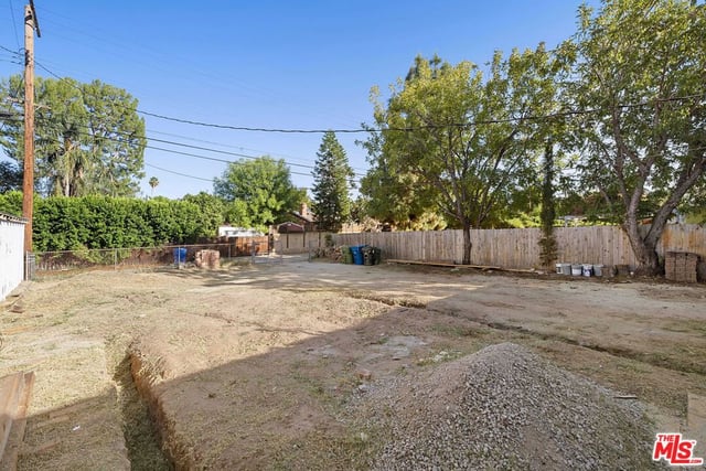 5636 Lindley Avenue, Encino, CA 91316 — photo 10 of 16