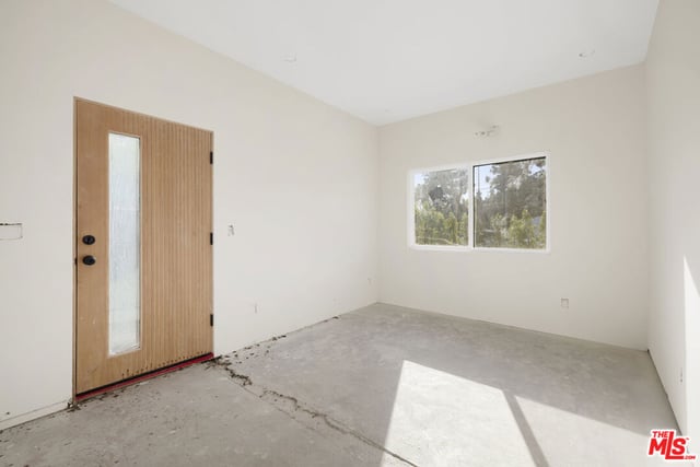 5636 Lindley Avenue, Encino, CA 91316 — photo 5 of 16