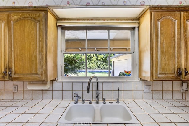 5961 Hillview Park, Valley Glen, CA 91401 — photo 6 of 28