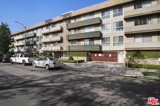 525 N Sycamore Avenue 306, Los Angeles, CA 90036 — photo 2 of 29